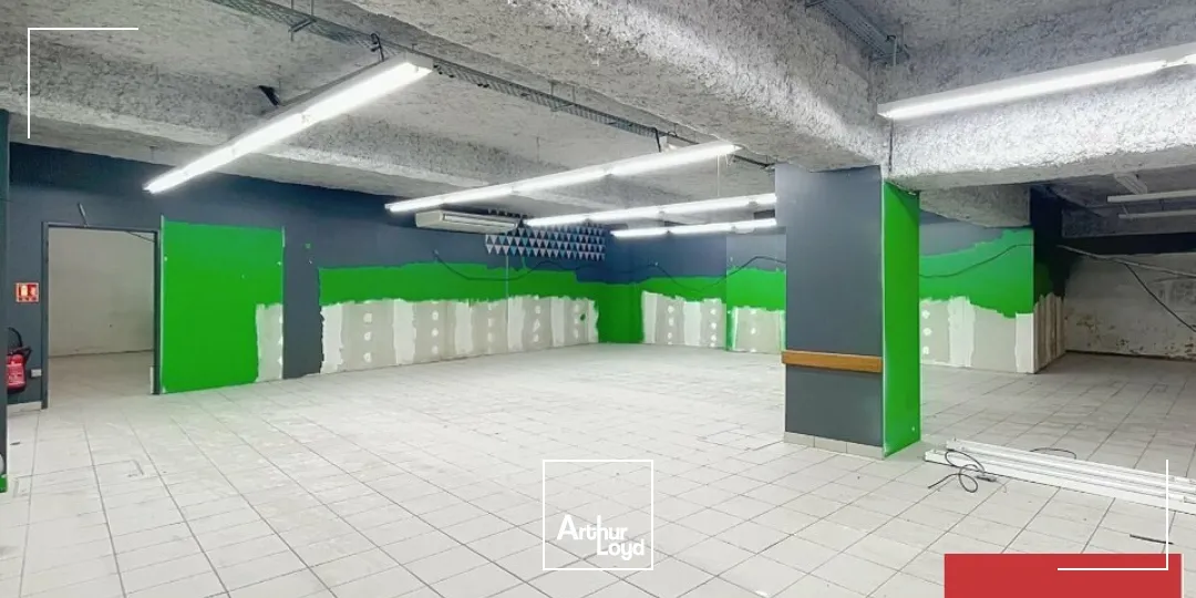 Locaux commerciaux - Location - MONTÉLIMAR - 26200 - 586-586 - 7779178