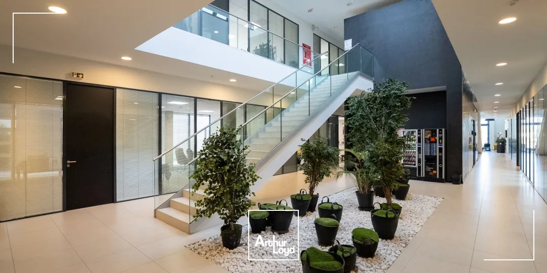 Locaux d'activité & Entrepôts - Location - AIX EN PROVENCE - 13290 - 7461.7-7461.7 - 7779369