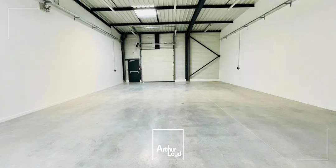 Locaux d'activité & Entrepôts - Location - VENETTE - 60280 - 135-416 - 7782329