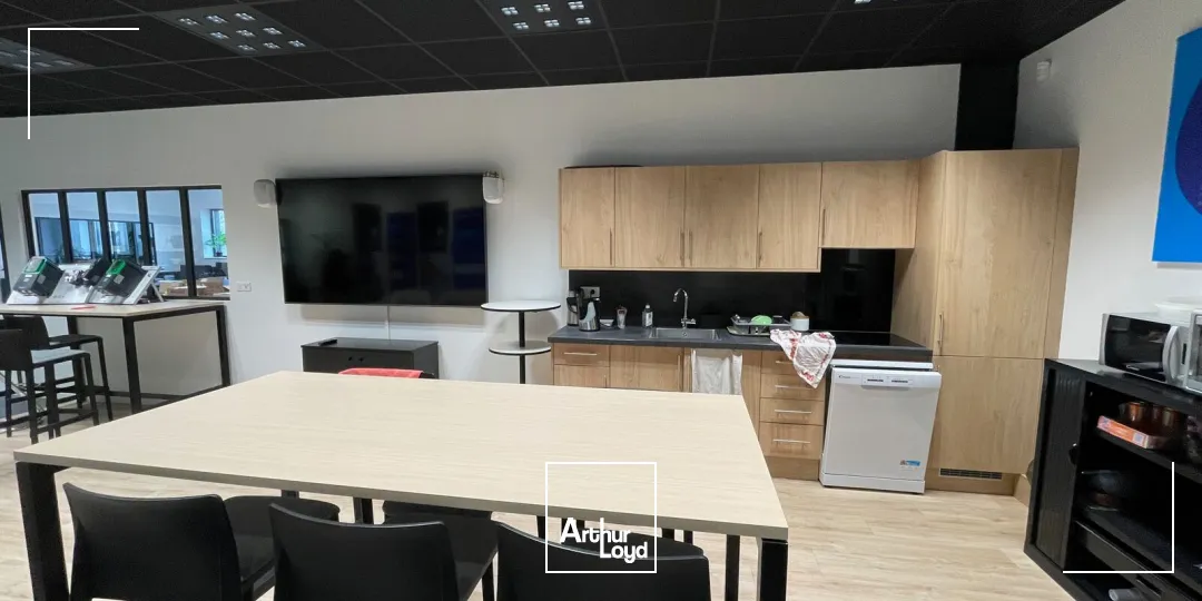 Locaux d'activité & Entrepôts - Location - VENETTE - 60280 - 135-416 - 7782325