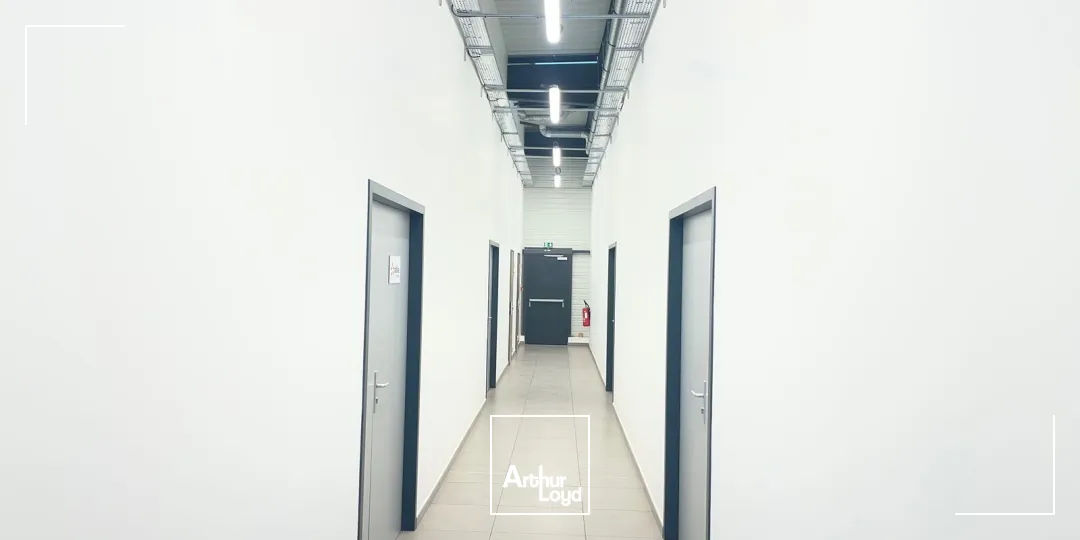 Locaux d'activité & Entrepôts - Location - VENETTE - 60280 - 135-416 - 7782328