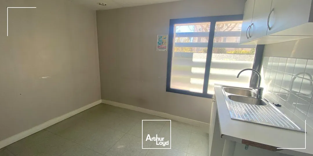 Locaux commerciaux - Location - MARSEILLE - 13012 - 264.5-264.5 - 7782768