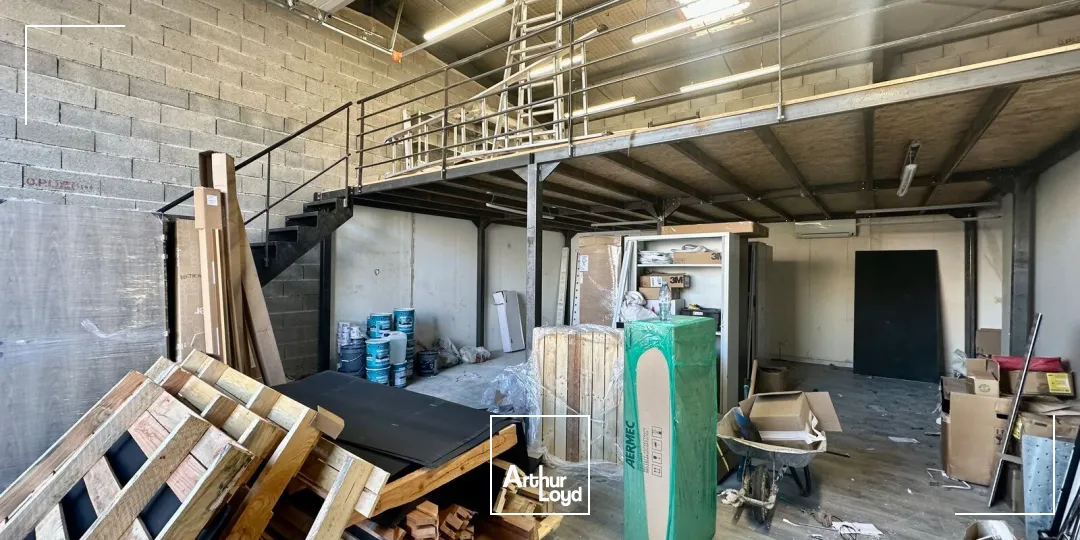 Locaux d'activité & Entrepôts - Location - VITROLLES - 13127 - 86-86 - 7783297