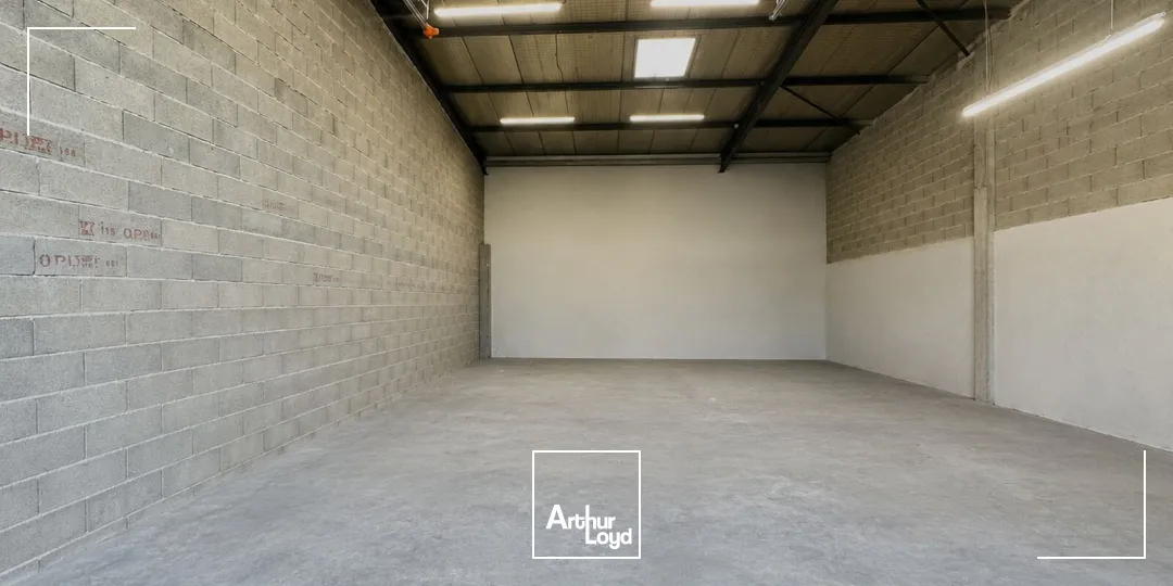 Locaux d'activité & Entrepôts - Location - VITROLLES - 13127 - 86-86 - 7783294