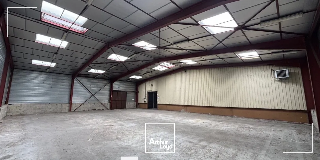Locaux d'activité & Entrepôts - Location - CHASSIEU - 69680 - 1400-1400 - 7784035