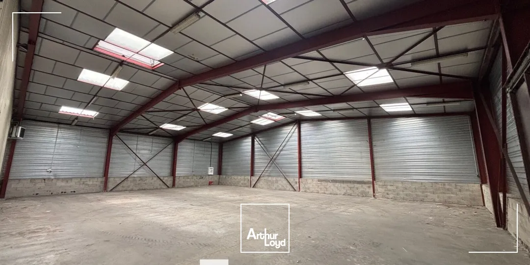 Locaux d'activité & Entrepôts - Location - CHASSIEU - 69680 - 1400-1400 - 7784036