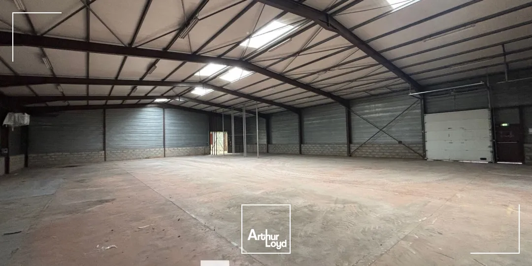 Locaux d'activité & Entrepôts - Location - CHASSIEU - 69680 - 1400-1400 - 7784037