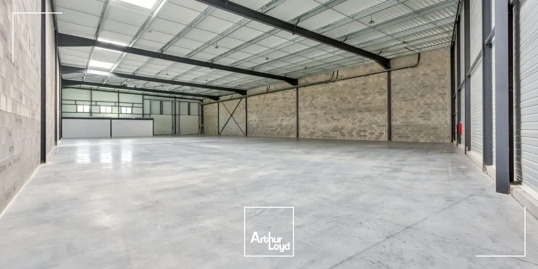Locaux d'activité & Entrepôts - Location - AMBARES ET LAGRAVE - 33440 - 3498-3498 - 7784397