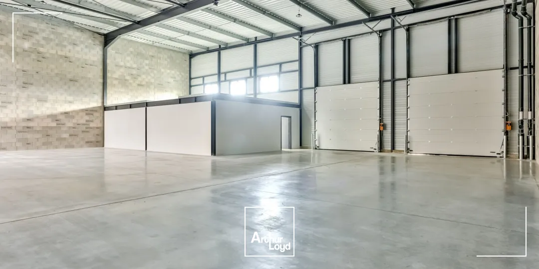 Locaux d'activité & Entrepôts - Location - AMBARES ET LAGRAVE - 33440 - 3498-3498 - 7784398