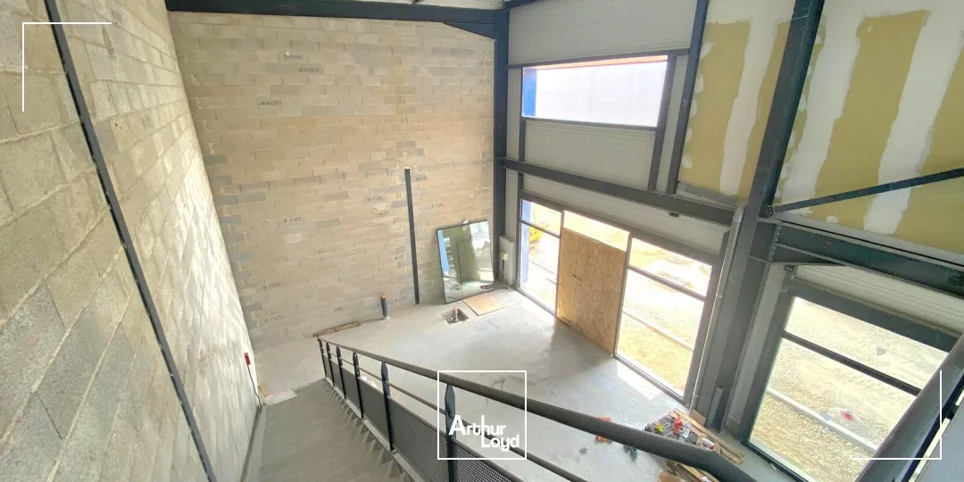 Locaux commerciaux - Location - ROQUEVAIRE - 13360 - 107-402 - 7785631