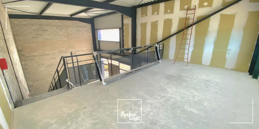 Locaux commerciaux - Location - ROQUEVAIRE - 13360 - 107-402 - 7785634