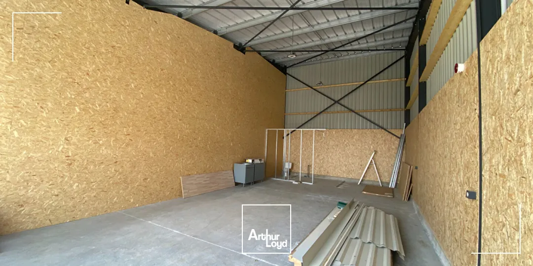 Locaux d'activité & Entrepôts - Location - SAINTE SOULLE - 17220 - 100-100 - 7789660