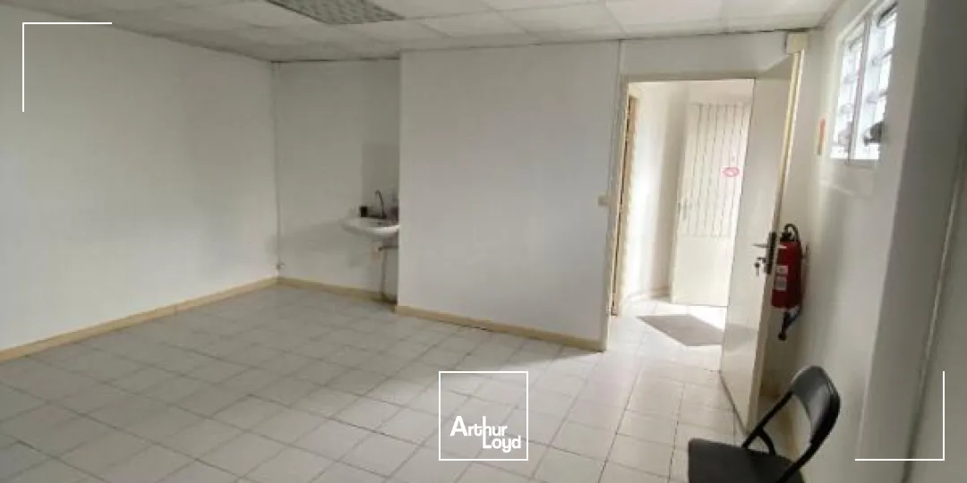 Locaux commerciaux - Location - Ducos - 97224 - 25-25 - 7789677