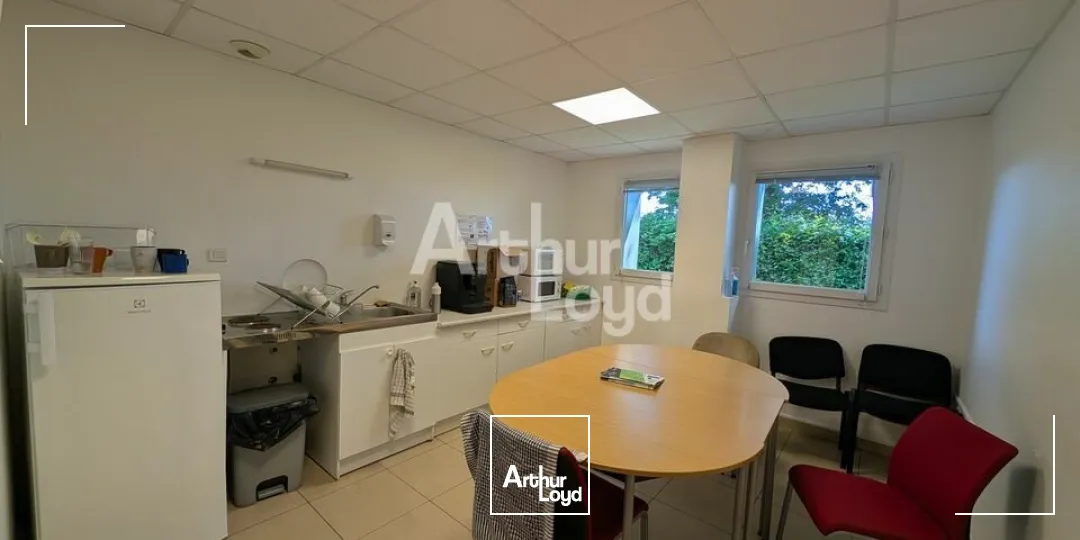 Locaux d'activité & Entrepôts - Location - LA MÉZIÈRE - 35520 - 1020-1020 - 7789960