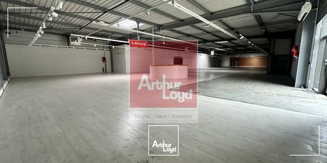 Locaux commerciaux - Location - PONT SAINTE MARIE - 10150 - 388-1158 - 7789996