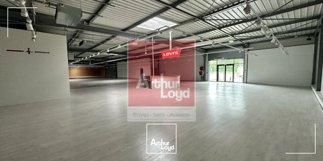 Locaux commerciaux - Location - PONT SAINTE MARIE - 10150 - 388-1158 - 7789993
