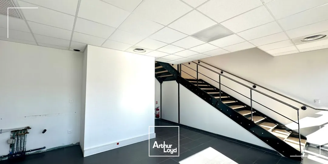 Locaux d'activité & Entrepôts - Location - GIGNAC LA NERTHE - 13180 - 276.92-276.92 - 7790922
