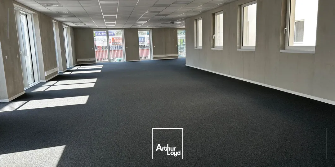 Bureaux - Vente - BRUGES - 33520 - 74.8-4890.88 - 7791125