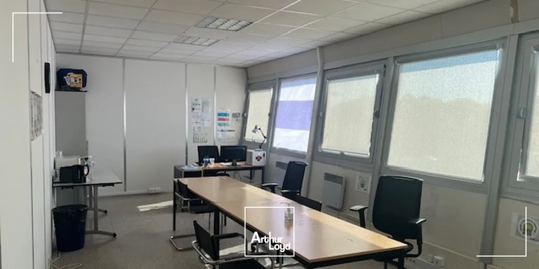 Locaux d'activité & Entrepôts - Location - BUC - 78530 - 180-1395 - 7794897