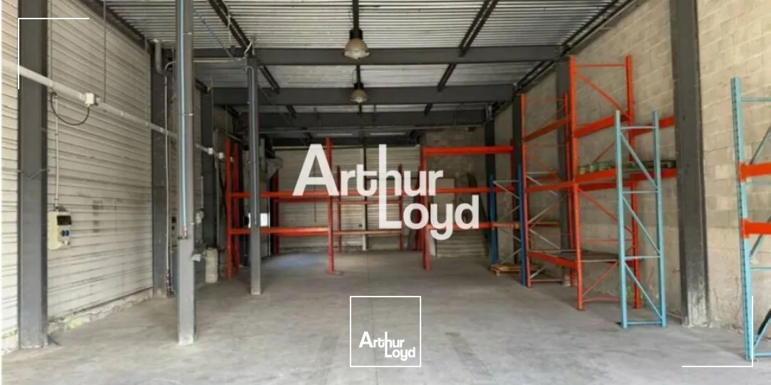 Locaux d'activité & Entrepôts - Location - FRÉJUS - 83600 - 240-240 - 7795909