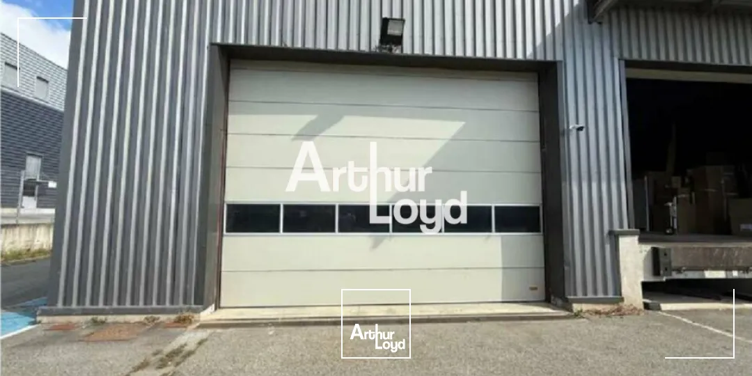 Locaux d'activité & Entrepôts - Location - FRÉJUS - 83600 - 240-240 - 7795910