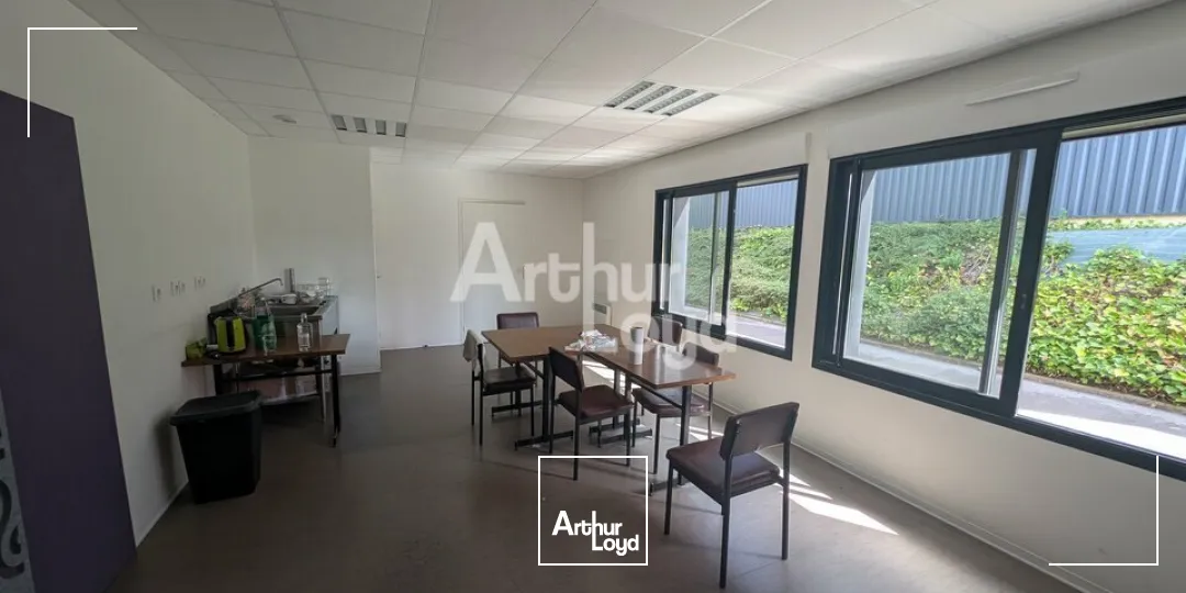 Locaux d'activité & Entrepôts - Location - MELESSE - 35520 - 260-260 - 7796054