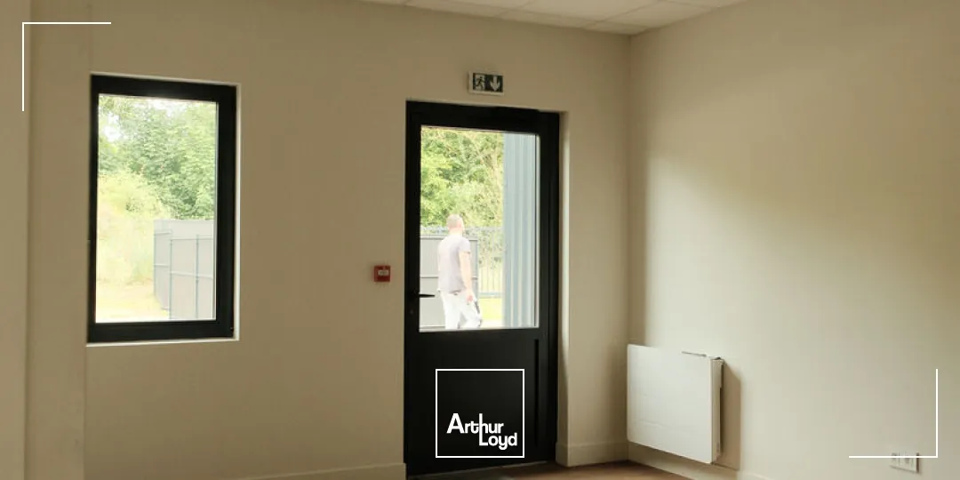 Locaux d'activité & Entrepôts - Location - BEAUVAIS - 60000 - 300-1200 - 7799466