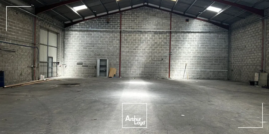 Locaux d'activité & Entrepôts - Location - LE HAILLAN - 33185 - 550-550 - 7800282