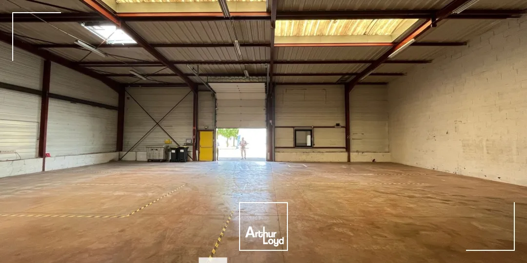 Locaux d'activité & Entrepôts - Location - VAULX EN VELIN - 69120 - 450-450 - 7800689