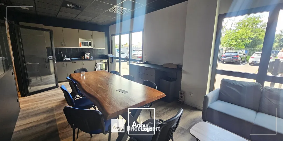 Locaux d'activité & Entrepôts - Vente - CHASSIEU - 69680 - 531-531 - 7800711