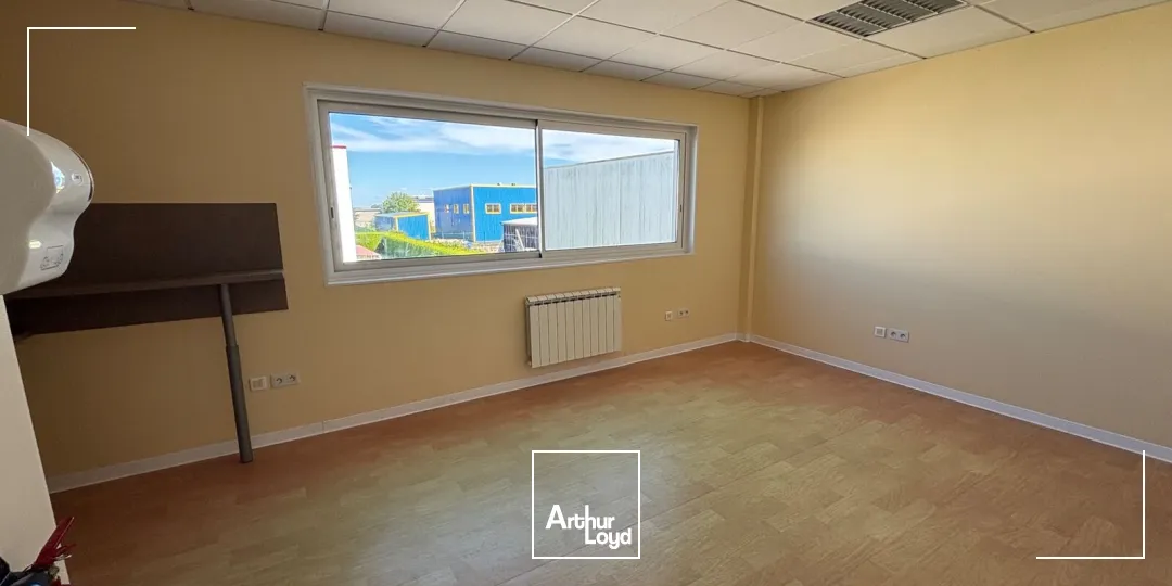 Locaux d'activité & Entrepôts - Location - SAINT JACQUES SUR DARNETAL - 76160 - 190-190 - 7801075