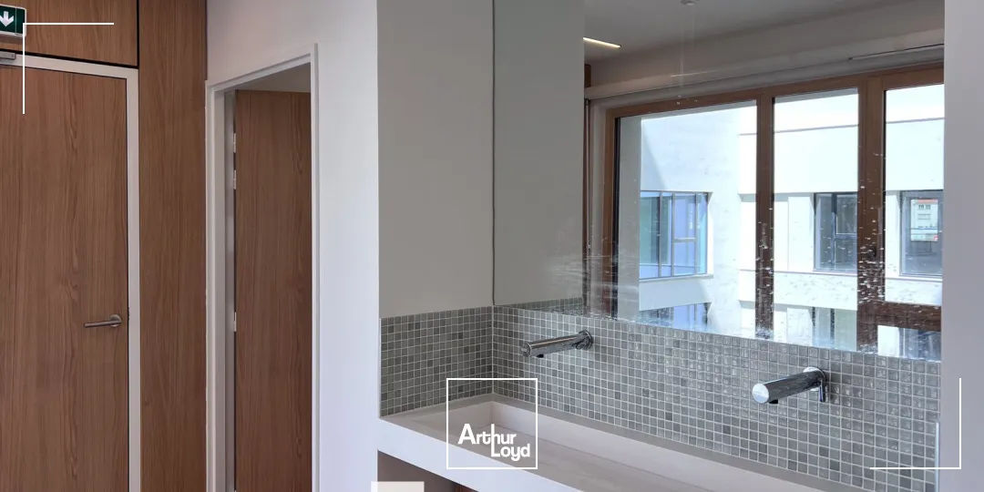 Bureaux - Location - LYON - 69003 - 323-729 - 7801421