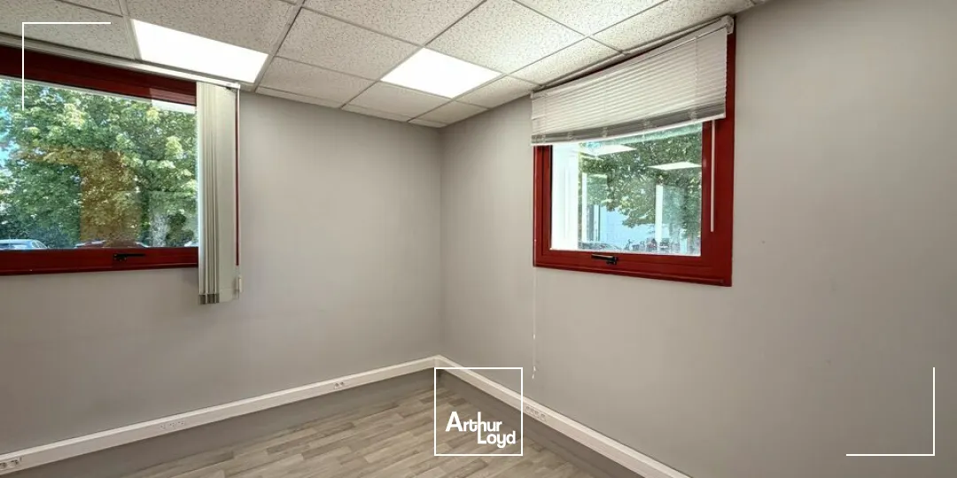 Bureaux - Location - SAINT-BENOÎT - 86280 - 132-132 - 7801599