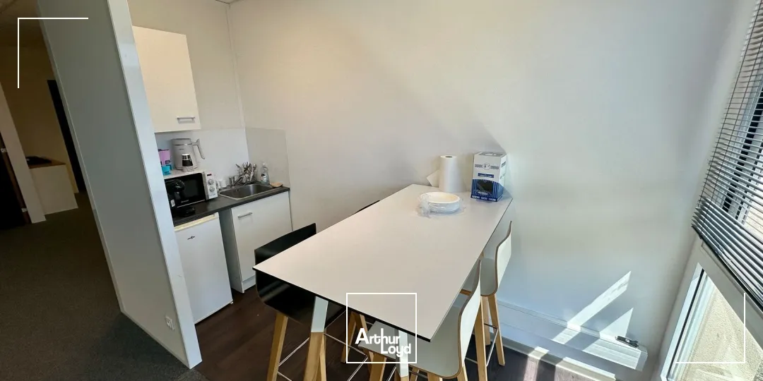 Bureaux - Location - LES PENNES MIRABEAU - 13170 - 140-520 - 7801690