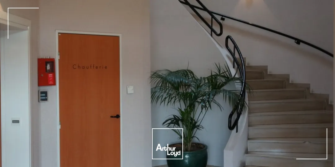 Locaux d'activité & Entrepôts - Location - VOISINS LE BRETONNEUX - 78960 - 78-1136 - 7802097