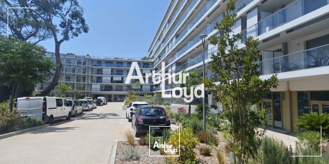 Locaux commerciaux - Location - SAINT-LAURENT-DU-VAR - 06700 - 96-239 - 7802404