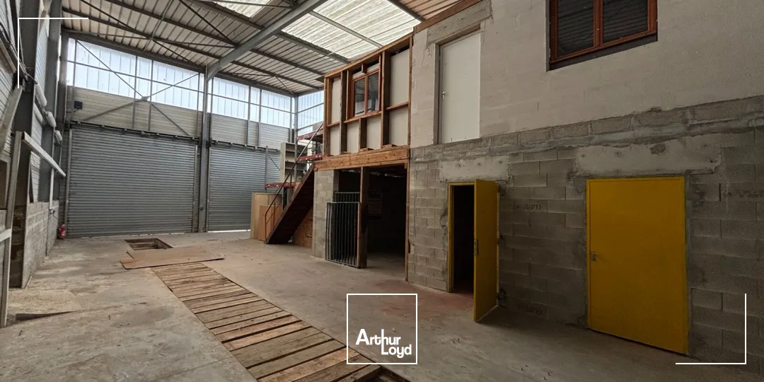 Locaux d'activité & Entrepôts - Location - ESLETTES - 76710 - 415-415 - 7804456