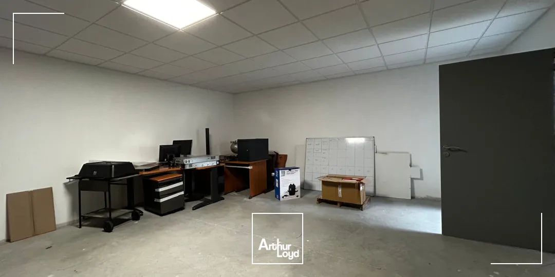 Locaux d'activité & Entrepôts - Location - SAINT JEAN D'ILLAC - 33127 - 50-130 - 7805119