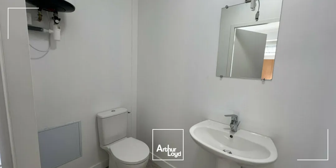 Locaux d'activité & Entrepôts - Location - MAGNAC SUR TOUVRE - 16600 - 250-250 - 7805268