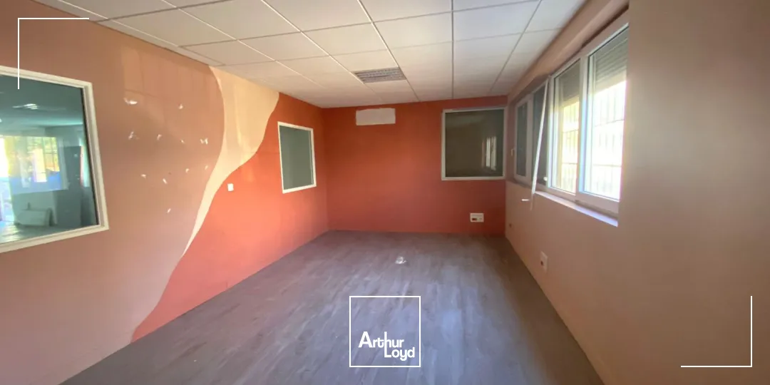 Locaux commerciaux - Location - MARSEILLE - 13015 - 150-450 - 7805383