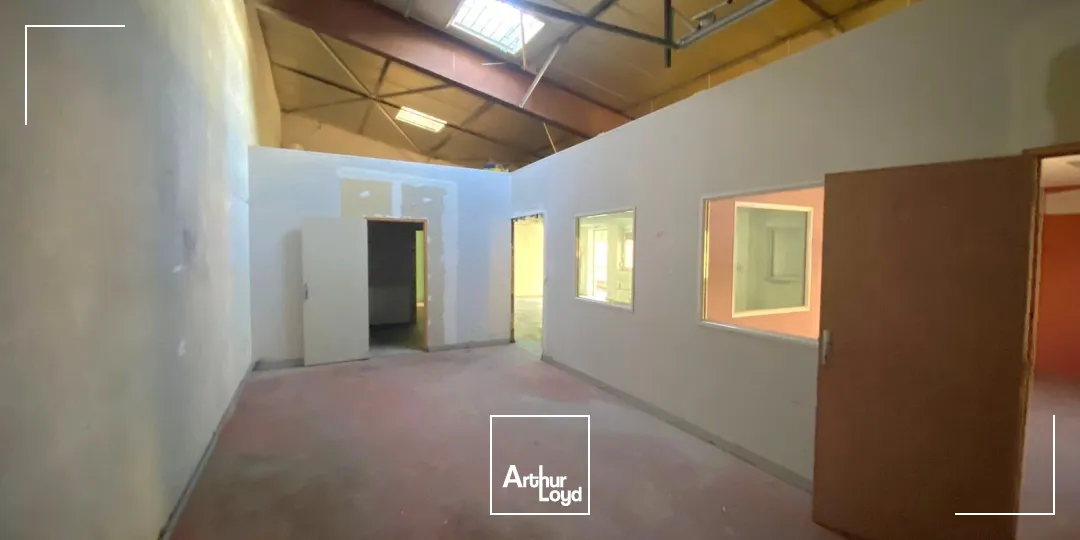 Locaux commerciaux - Location - MARSEILLE - 13015 - 150-450 - 7805381