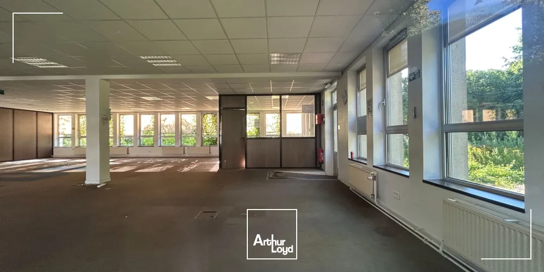 Locaux d'activité & Entrepôts - Location - SAINT QUENTIN - 02100 - 250-3250 - 7805846