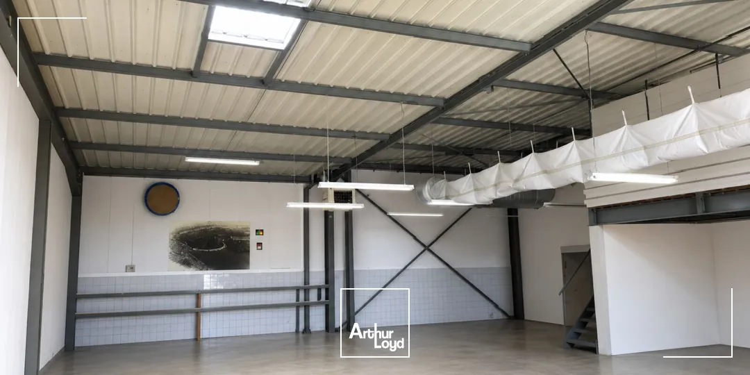Locaux d'activité & Entrepôts - Location - ANDREZIEUX BOUTHEON - 42160 - 380-380 - 7806466