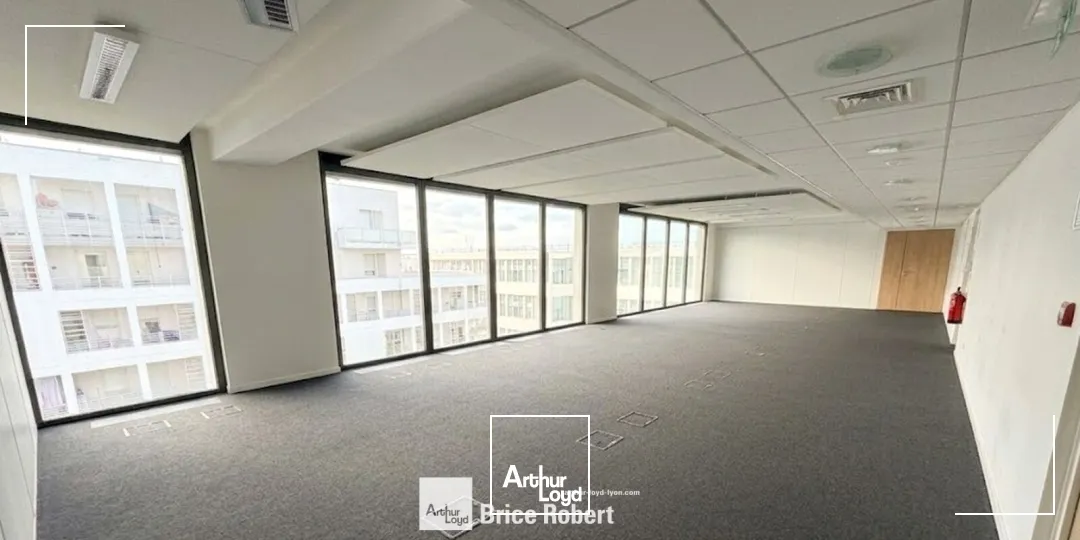 Bureaux - Location - VAULX EN VELIN - 69120 - 100-100 - 7806532