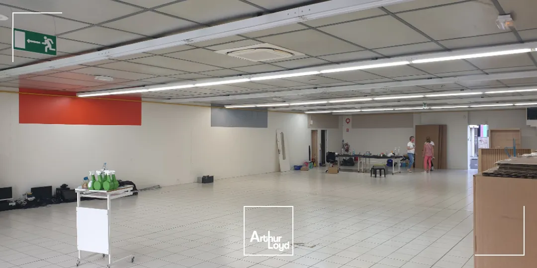 Locaux commerciaux - Location - SAINT YRIEIX LA PERCHE - 87500 - 1200-1200 - 7806556