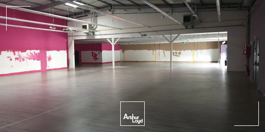 Locaux commerciaux - Location - SAINT YRIEIX LA PERCHE - 87500 - 1200-1200 - 7806558