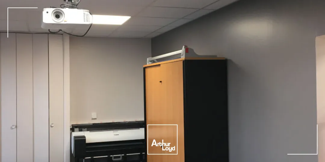 Locaux d'activité & Entrepôts - Location - AIXE SUR VIENNE - 87700 - 570-570 - 7806653