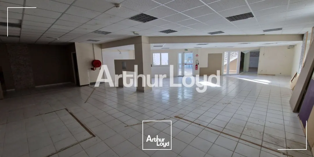 Locaux commerciaux - Location - MONDEVILLE - 14120 - 563-563 - 7807426