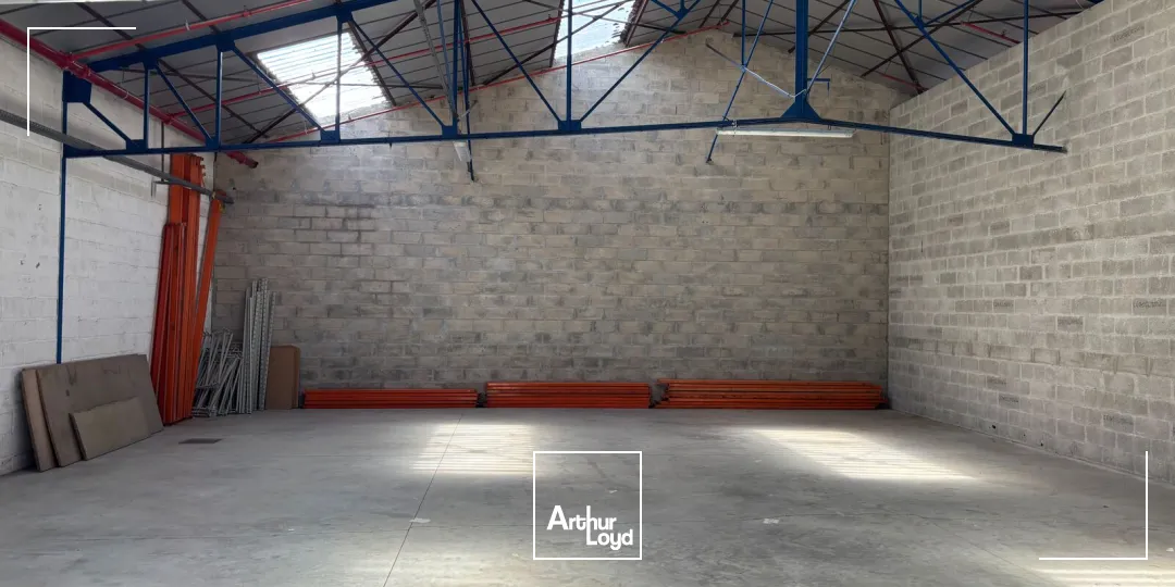 Locaux d'activité & Entrepôts - Location - LA CHAPELLE EN SERVAL - 60520 - 1073-1073 - 7809225
