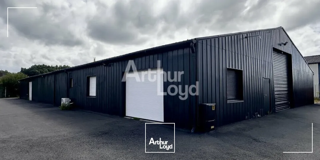 Locaux d'activité & Entrepôts - Vente - TINTENIAC - 35190 - 600-600 - 7812018